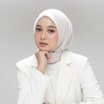 Putri Oktaviani — professional headshot